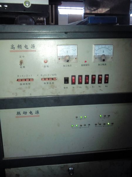 线切割脉间调节方法