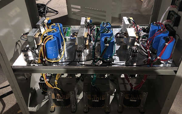 电竞娱乐tv稳压器内部结构