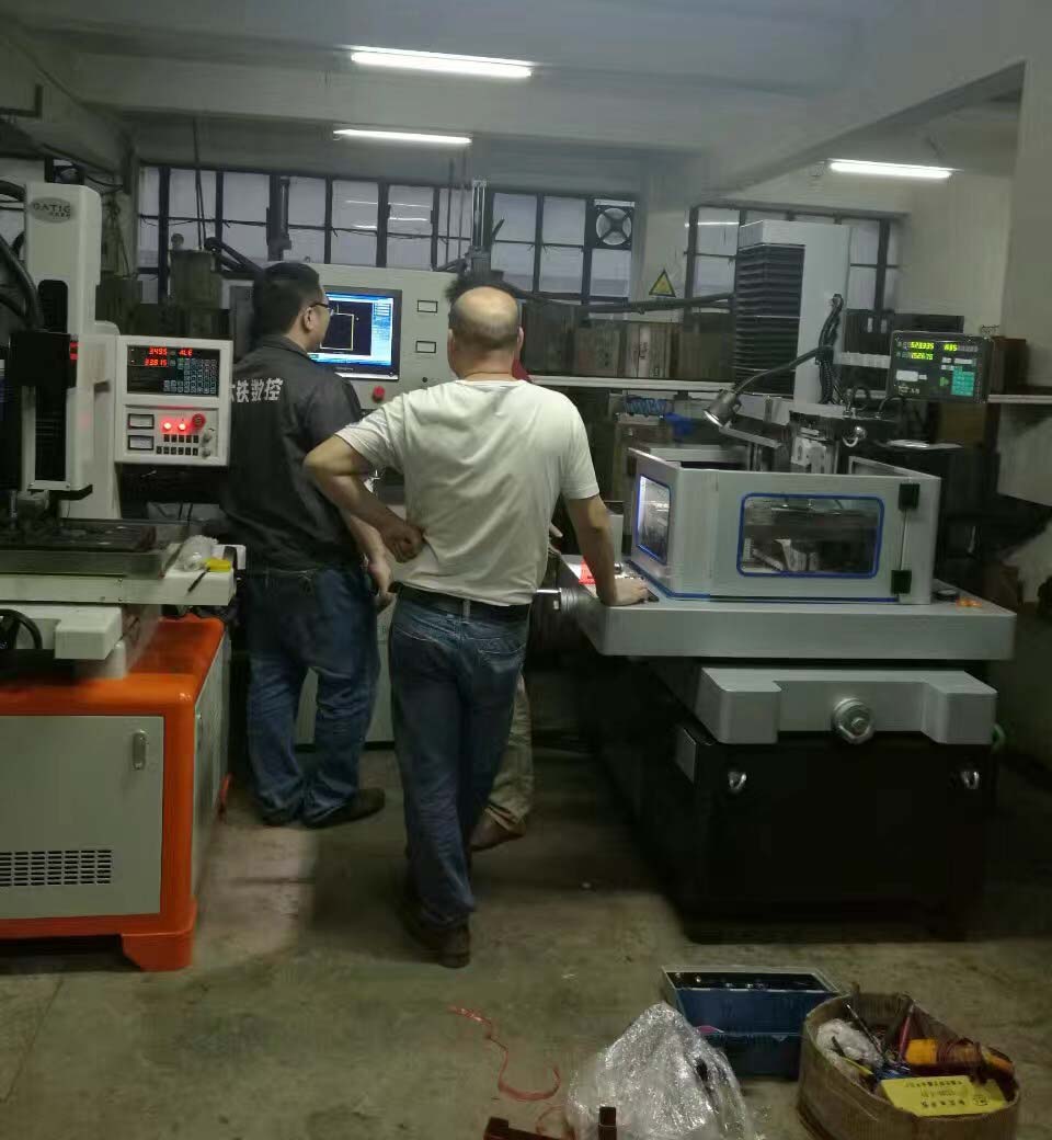 电竞娱乐tv现场安装培训照片2